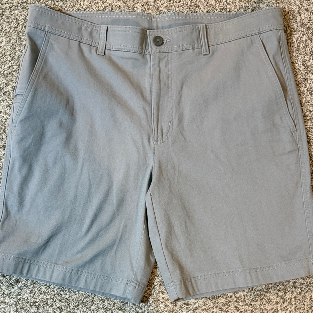 Roundtree & Yorke Men's Gray Casual Shorts
